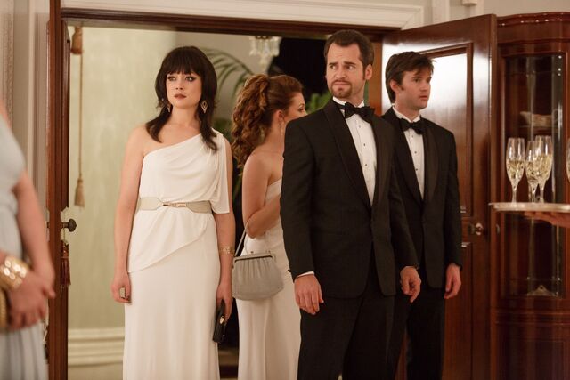 File:2x02 - Swingers party.jpg