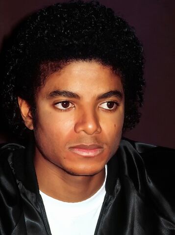 File:Michaeljacksonphotos1980blacksilkjacketse2010b.jpg