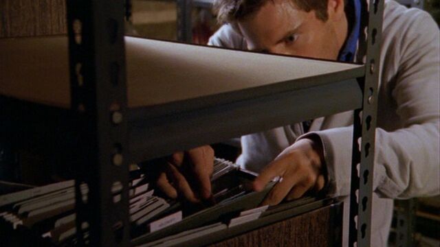 File:Woman-Seeking-Dead-Husband-Smokers-Okay-No-Pets-1x04-psych-13872006-1706-960.jpg