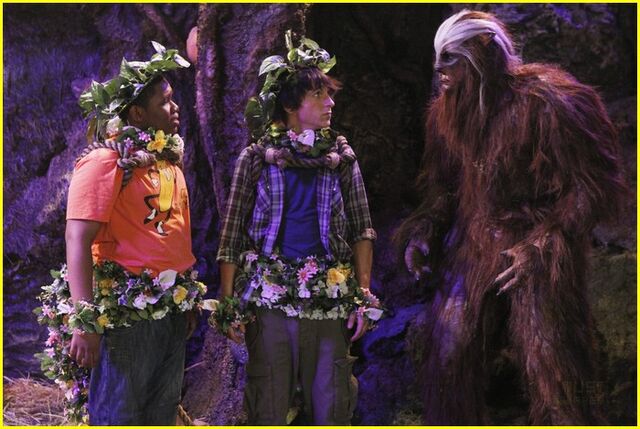 File:Mitchel-musso-wild-things-kelsey-chow-teen-vogue-19.jpg