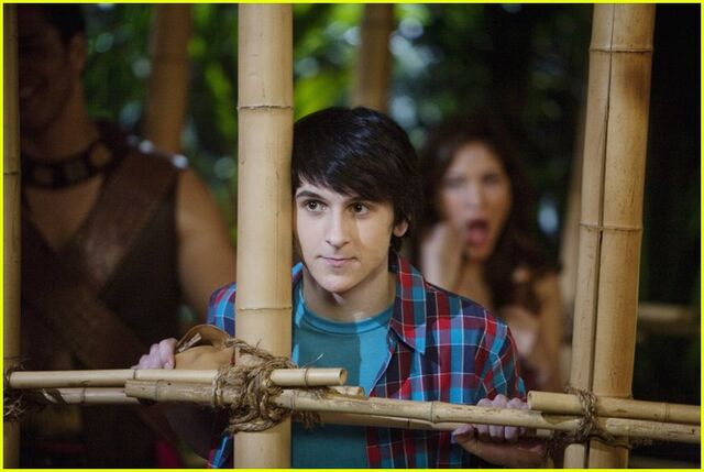 File:Mitchel-musso-doc-shaw-mummy-pok-05.jpg