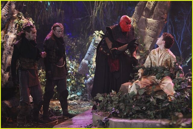 File:Pair-kings-premiere-june-13-04.jpg