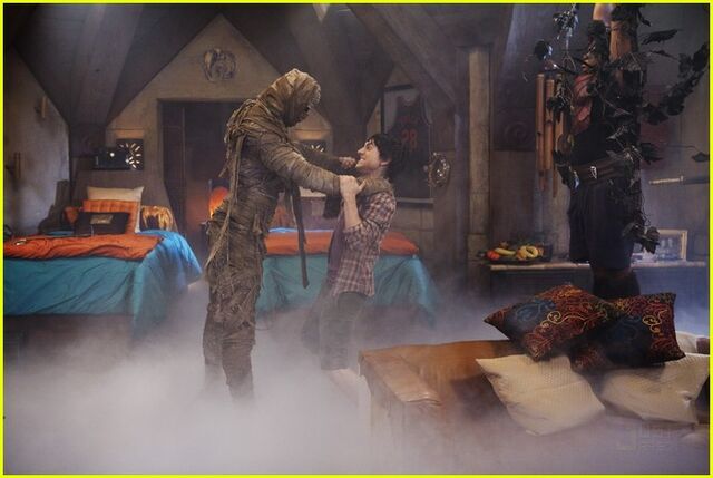 File:Mitchel-musso-doc-shaw-mummy-pok-21.jpg