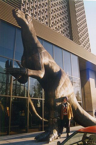File:Iguanodon sculpture brussels email.jpg