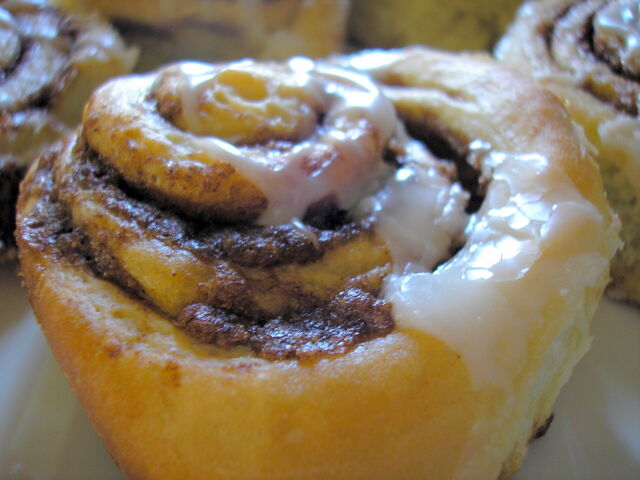File:Cinnamon roll.jpg