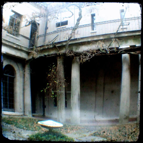 Pilt:Mansion anomalous.jpg