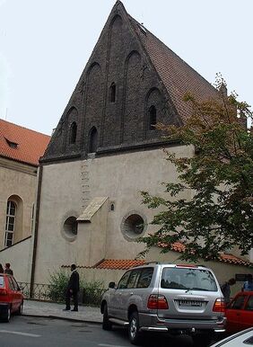 438px-AltneuschulPrague.agr