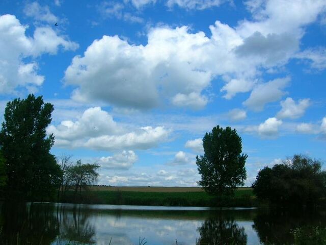 File:Lake2.jpg