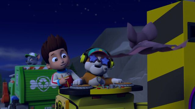 File:Party Bats 36.jpg