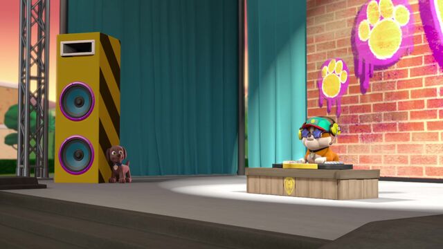 File:Party Bats 22.jpg