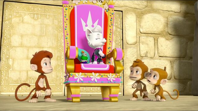 File:Royal Throne 50.jpg