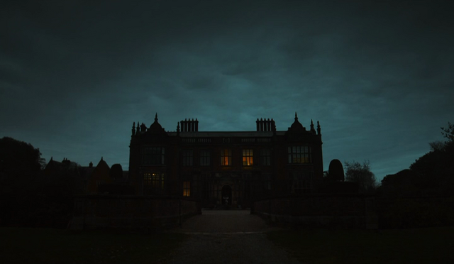 File:ArrowHouseAtNight1.png