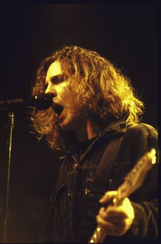 File:Eddievedder daveallocca.jpg