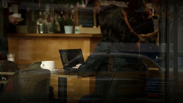 File:1x13 RootInCoffeeShop.jpg