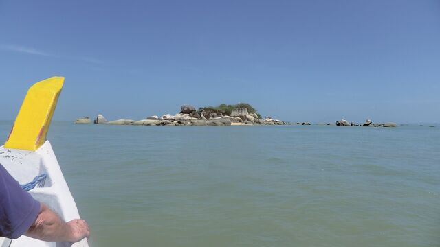 File:Pulau Tikus islet, Penang.jpg