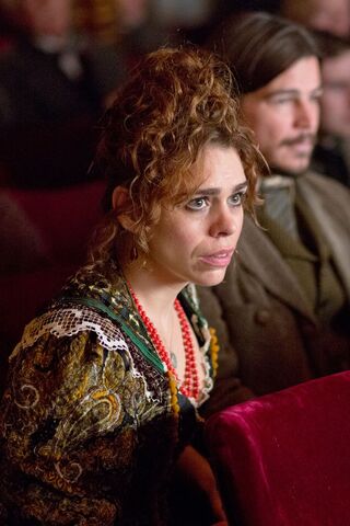 File:Billie-piper penny2 glamour 9jun14 2014-SHOWTIME b 592x888.jpg