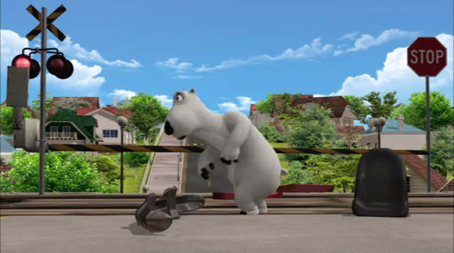 File:Bernard Railroad Crossing (The Car) 16.png