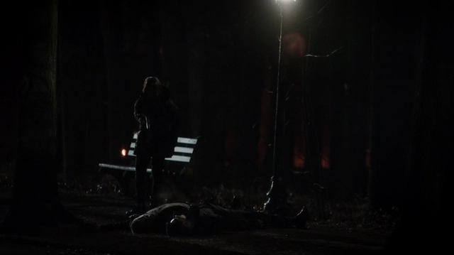 Archivo:3x16 - Shaw vs Dillinger.png