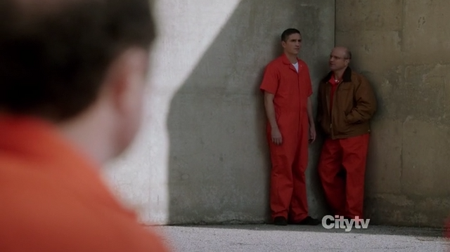 Archivo:2x12 - Reese con Elias.png
