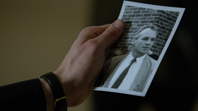 Archivo:1x08 - Foto Kohl.png