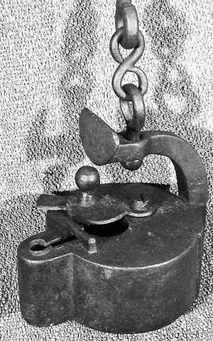 Datei:375px-Grubenlampe fcm-1-.jpg