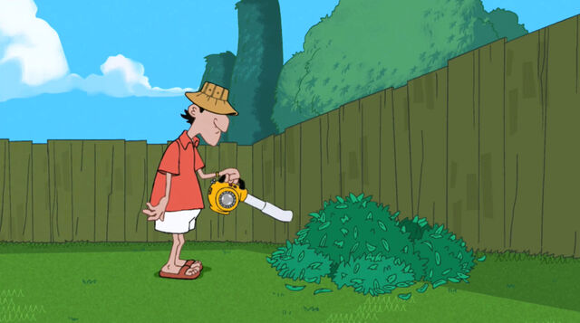 Tập tin:Phil with his leaf blower.jpg