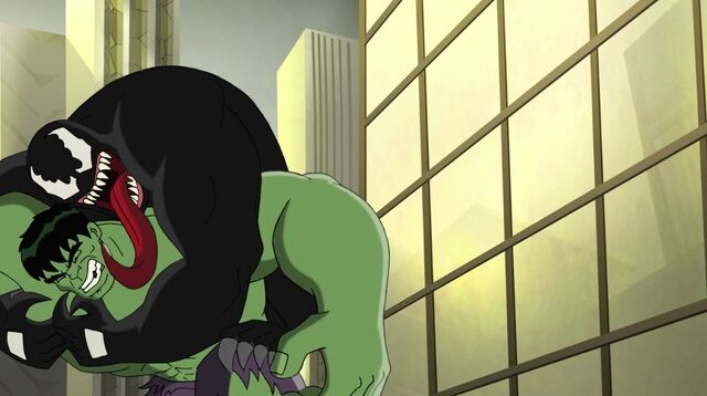 File:Venom taking Hulk down.jpg