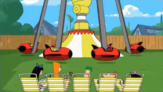 File:Everyone watching the ride.jpg
