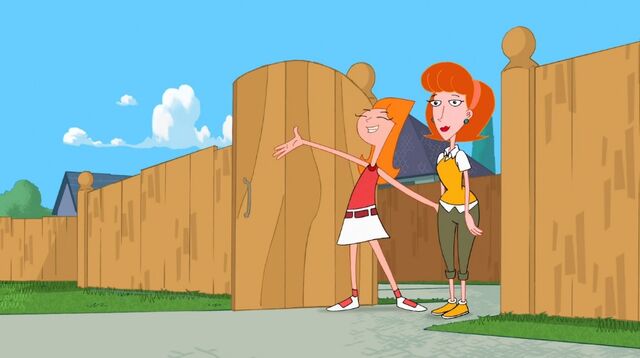 File:Candace trys to show her mom baljeet's invention.jpg
