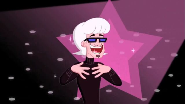 File:Bobbi over a pink star.jpg