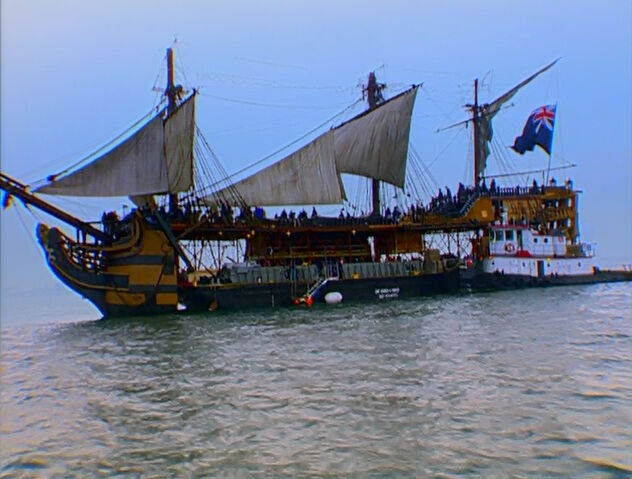 File:Dauntlessbarge.jpg