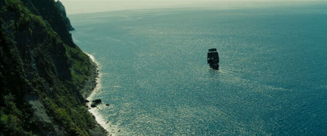 File:ShipwreckSideview.jpg