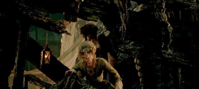 File:ScarlettGiselleEscapingauction.jpg