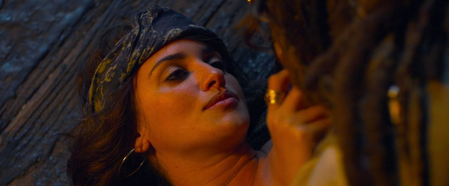 File:Angelicaongroundtalking.png