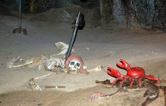 File:POTCRideSkeletonandcrab.jpg