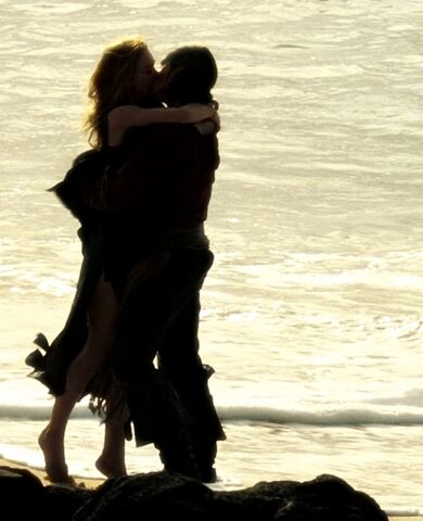 File:AWEWillandLizLastKiss.jpg