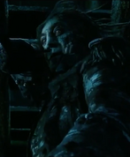 Salazar menaçant.png