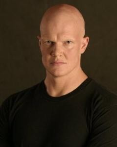 Derek-mears-370x270