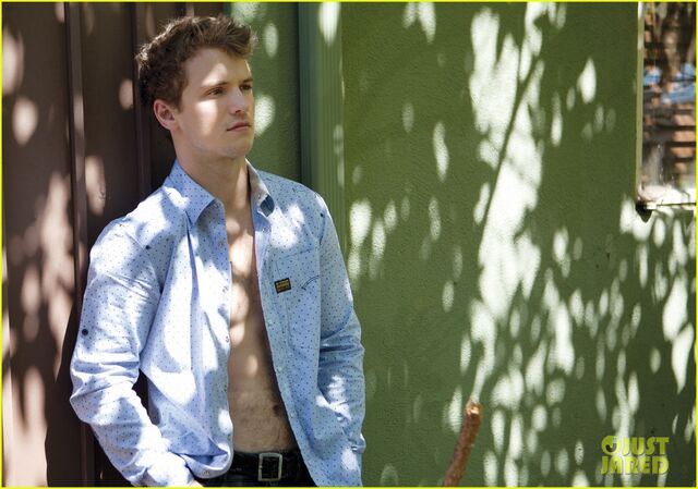 File:Freddie-stroma-da-man-photo-feature-04.jpg