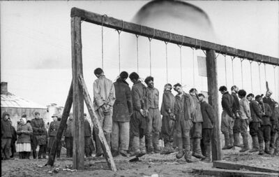 Bundesarchiv Bild 101I-031-2436-03A, Russland, Hinrichtung von Partisanen