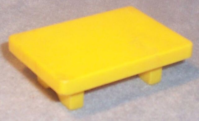 File:Yellow Small Coffee Table.jpg