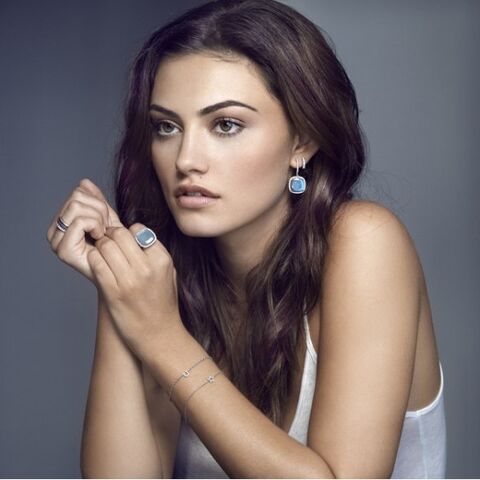 Datei:Phoebe-tonkin-hairstyles3.jpg