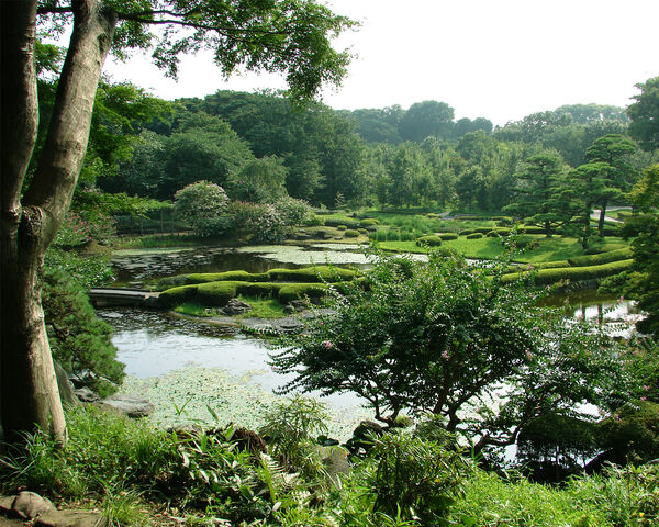 File:Imperial Palace Eastern Garden by eraser851.jpg