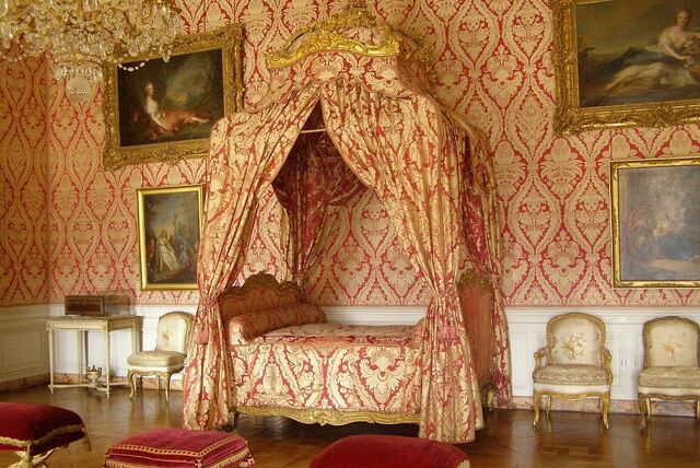 File:VersaillesRedWhiteBedroom.jpg