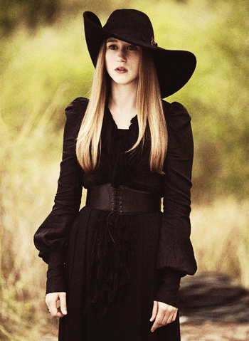 File:Zoe Benson.png