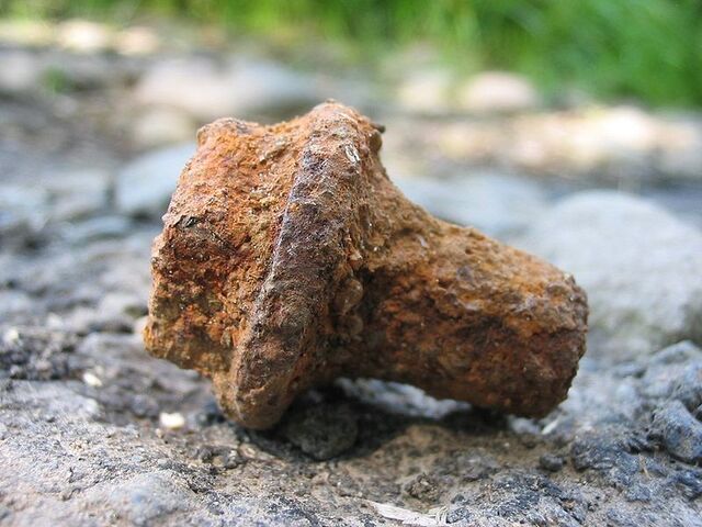 File:Rust screw.jpg