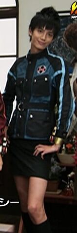 File:Hyde as Nanami.jpg