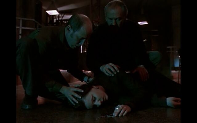 File:At the hr.jpg