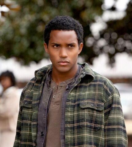File:Sterling-Sulieman-pretty-little-liars.jpg