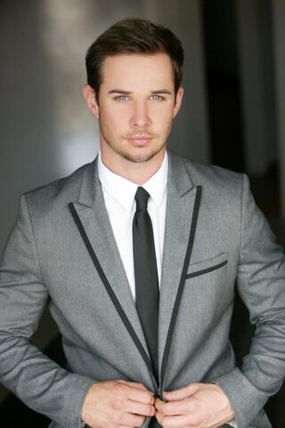 Archivo:Ryan Merriman.jpg